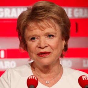 Laissez-moi vous présenter Eva Joly, candidate à l'élection présidentielle en France. Laissez-moi vous présenter Eva Joly, candidate à l'élection présidentielle en France.