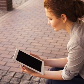 À tous ceux qui m’ont harcelée sexuellement en ligne À tous ceux qui m’ont harcelée sexuellement en ligne
